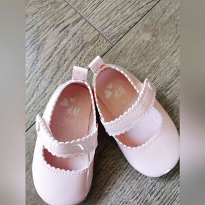 3/$15 H&M slippers baby size 3-4